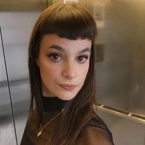 Meet your Posher, Hilary